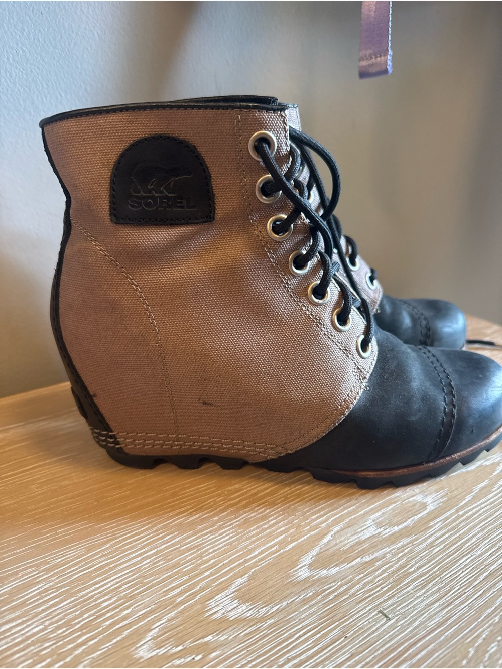 Sorel PDX Wedge Tan and Black Lace-Up Winter Boots